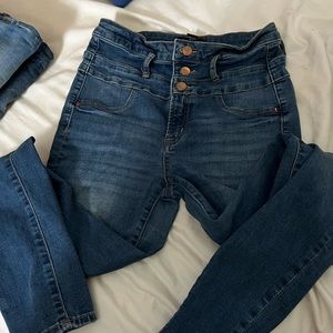 Like NEW REFUGE jeans